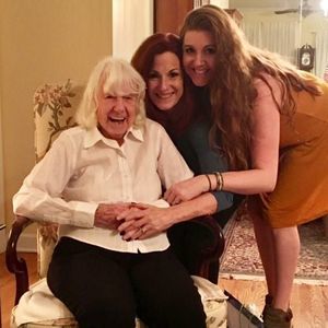 Meet your Posher, Dennae